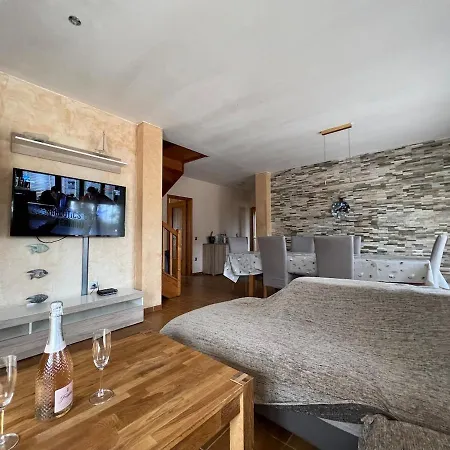 Casa Bellavista Con Piscina En Caldes Costa Brava * 칼데스데말라벨라